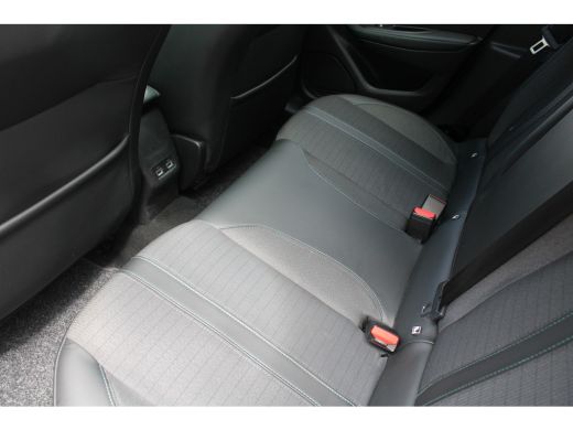 Peugeot 208 1.2 PureTech Allure | Automaat | Navi by app | Panoramadak | Parkeersensoren | Lichtmetaal | ActivLease financial lease