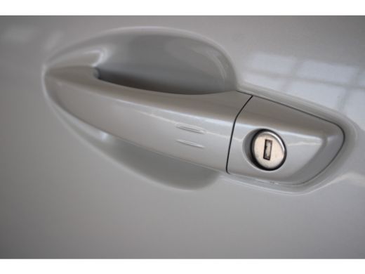 Peugeot 3008 Peugeot 1.6 PLUG-IN HYBRID 225-PK E-EAT8 ROAD TRIP AUTOMAAT | PARKEERCAMERA | STOELVERWARMING | N... ActivLease financial lease
