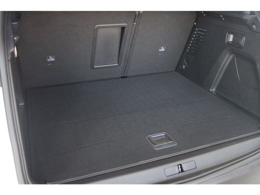 Peugeot 3008 Peugeot 1.6 PLUG-IN HYBRID 225-PK E-EAT8 ROAD TRIP AUTOMAAT | PARKEERCAMERA | STOELVERWARMING | N... ActivLease financial lease