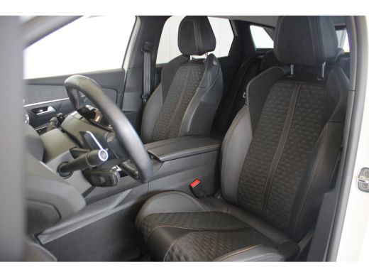 Peugeot 3008 Peugeot 1.6 PLUG-IN HYBRID 225-PK E-EAT8 ROAD TRIP AUTOMAAT | PARKEERCAMERA | STOELVERWARMING | N... ActivLease financial lease