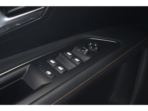 Peugeot 3008 Peugeot 1.6 PLUG-IN HYBRID 225-PK E-EAT8 ROAD TRIP AUTOMAAT | PARKEERCAMERA | STOELVERWARMING | N... ActivLease financial lease