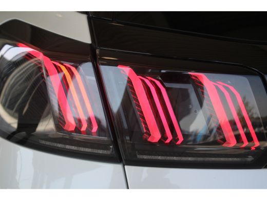 Peugeot 3008 Peugeot 1.6 PLUG-IN HYBRID 225-PK E-EAT8 ROAD TRIP AUTOMAAT | PARKEERCAMERA | STOELVERWARMING | N... ActivLease financial lease