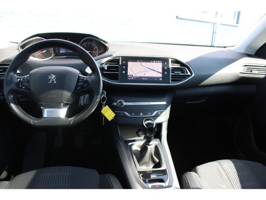Peugeot 308 SW 1.2 PureTech Blue Lease Premium | Navigatie | Camera | Panoramadak | Trekhaak | Lichtmetaal | ActivLease financial lease