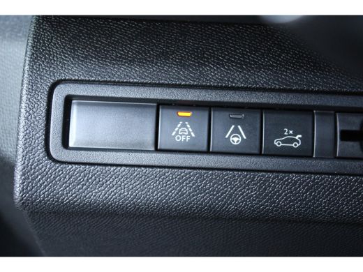 Peugeot 5008 Peugeot SUV 1.2 Hybrid GT | Automaat | Navigatie | Panorama/schuifdak | Black Pack | Focal | ActivLease financial lease