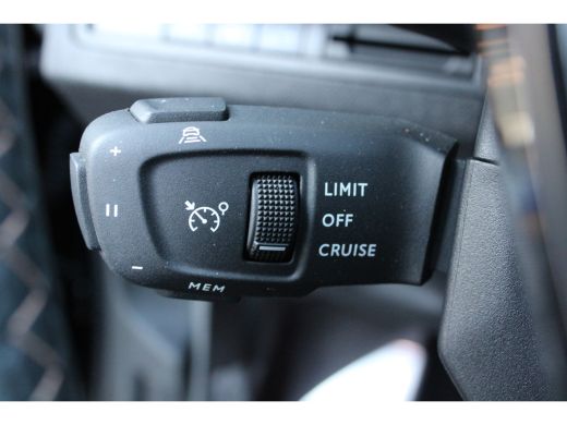 Peugeot 5008 Peugeot SUV 1.2 Hybrid GT | Automaat | Navigatie | Panorama/schuifdak | Black Pack | Focal | ActivLease financial lease