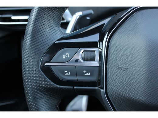 Peugeot 5008 Peugeot SUV 1.2 Hybrid GT | Automaat | Navigatie | Panorama/schuifdak | Black Pack | Focal | ActivLease financial lease