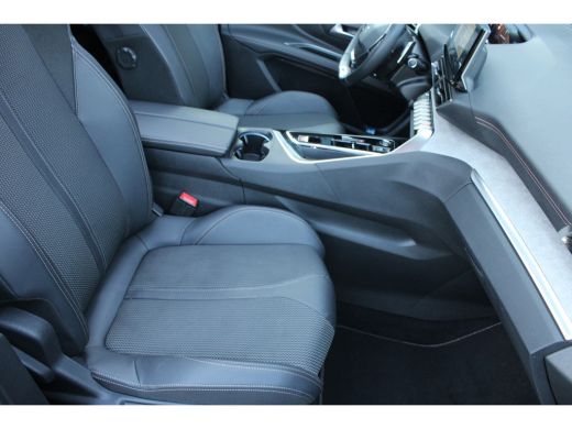 Peugeot 5008 Peugeot SUV 1.2 Hybrid GT | Automaat | Navigatie | Panorama/schuifdak | Black Pack | Focal | ActivLease financial lease