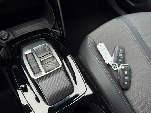 Peugeot e-2008 EV Allure Pack 50 kWh SOH 97% 360 Camera Navi ActivLease financial lease