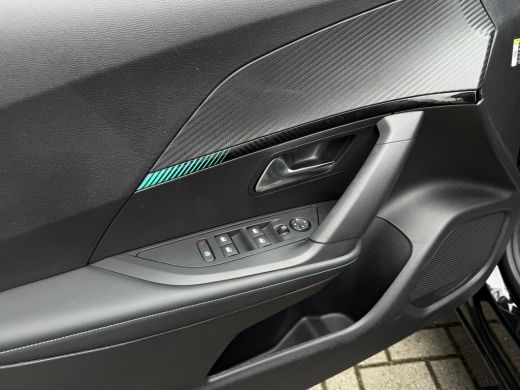 Peugeot e-2008 EV Allure Pack 50 kWh SOH 97% 360 Camera Navi ActivLease financial lease