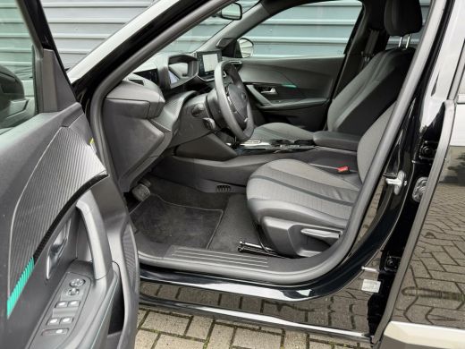 Peugeot e-2008 EV Allure Pack 50 kWh SOH 97% 360 Camera Navi ActivLease financial lease