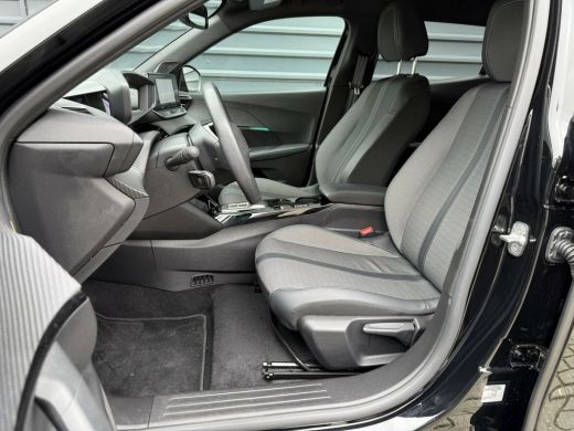 Peugeot e-2008 EV Allure Pack 50 kWh SOH 97% 360 Camera Navi ActivLease financial lease
