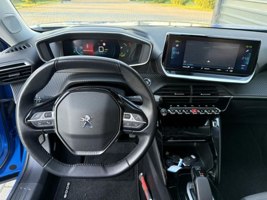 Peugeot e-2008 EV Allure Pack 50 kWh SOH 99% 360 Camera Navi ActivLease financial lease