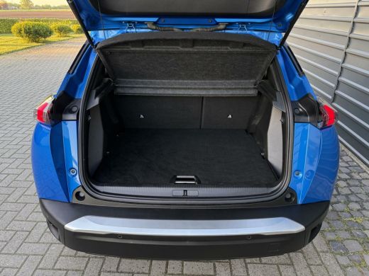 Peugeot e-2008 EV Allure Pack 50 kWh SOH 99% 360 Camera Navi ActivLease financial lease
