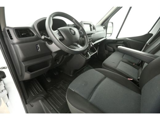 Renault Master T33 2.3 dCi 150 L2H2 150PK Airco Camera Cruise Trekhaak 3 Persoons PDC LED Elektrpakket ActivLease financial lease