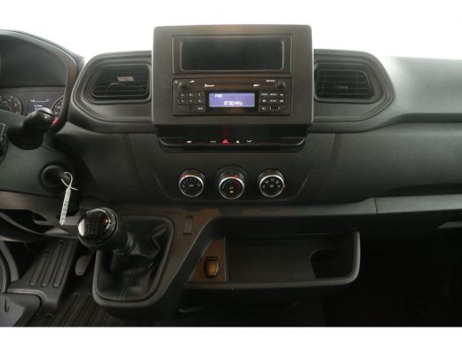 Renault Master T35 2.3 dCi L2H2 | 7 PERSOONS | Dubbele Cabine | Airco PDC Trekhaak Imperiaal Ladder Elektrpakket ActivLease financial lease