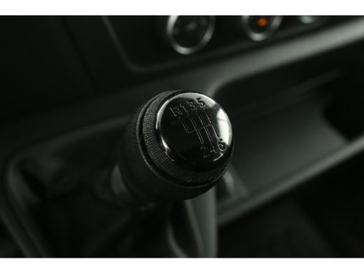 Renault Master T35 2.3 dCi L2H2 | 7 PERSOONS | Dubbele Cabine | Airco PDC Trekhaak Imperiaal Ladder Elektrpakket ActivLease financial lease