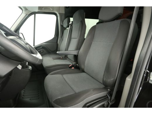 Renault Master T35 2.3 dCi L2H2 | 7 PERSOONS | Dubbele Cabine | Airco PDC Trekhaak Imperiaal Ladder Elektrpakket ActivLease financial lease