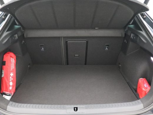 Seat Formentor 1.4 e-Hybrid Performance full led, adaptive cruise met travel assist, side assist, schuif-kanteld... ActivLease financial lease