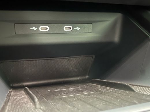 Seat Leon 1.4 204PK DSG-6 e-Hybrid Business | NAVI BY APP | 18 INCH | STOEL + STUURVERW. ActivLease financial lease