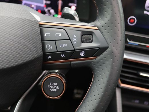 Seat Leon Sportstourer 1.4 e-Hybrid VZ Performance 245PK DSG full led, panoramdak, adaptive cruise, side assist, stuur-s... ActivLease financial lease