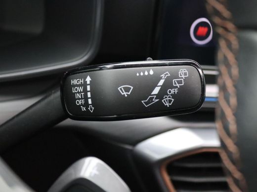 Seat Leon Sportstourer 1.4 e-Hybrid VZ Performance 245PK DSG full led, panoramdak, adaptive cruise, side assist, stuur-s... ActivLease financial lease