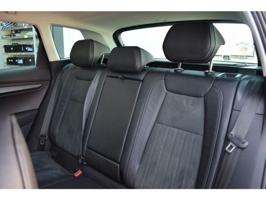 Skoda Karoq 1.0 TSI Business Edition | Trekhaak | CarPlay | Pano | Half Leer | Virtual ActivLease financial lease