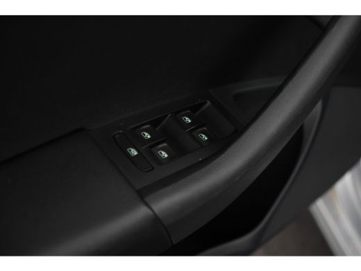 Skoda Octavia Combi 1.6 TDI Greentech Style Business Navigatie, Trekhaak, Virtual, Apple Carplay, Stoelverwarming ActivLease financial lease