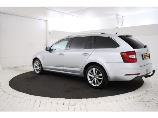 Skoda Octavia Combi 1.6 TDI Greentech Style Business Navigatie, Trekhaak, Virtual, Apple Carplay, Stoelverwarming ActivLease financial lease