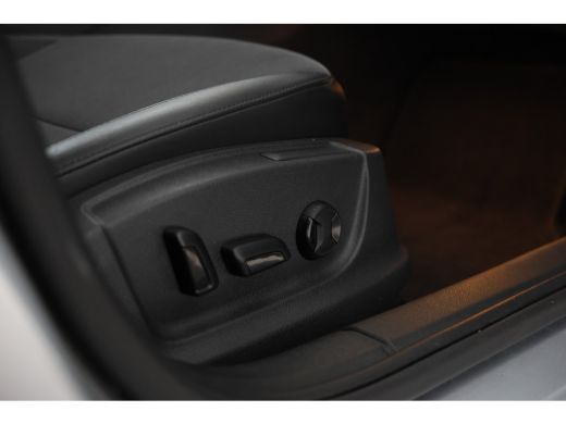 Skoda Octavia Combi 1.6 TDI Greentech Style Business Navigatie, Trekhaak, Virtual, Apple Carplay, Stoelverwarming ActivLease financial lease