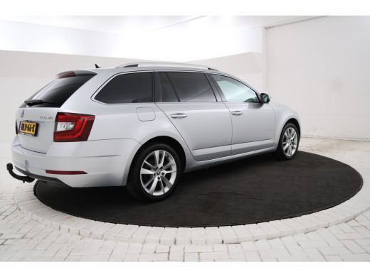 Skoda Octavia Combi 1.6 TDI Greentech Style Business Navigatie, Trekhaak, Virtual, Apple Carplay, Stoelverwarming ActivLease financial lease