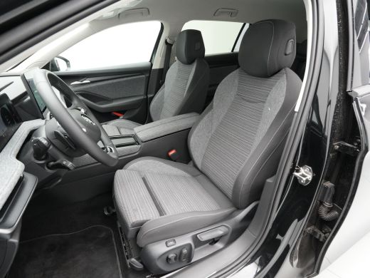 Skoda Superb Combi 1.5 TSI 150pk MHEV First Edition Trekhaak Navigatie Camera Stoelverwarming 88 ActivLease financial lease