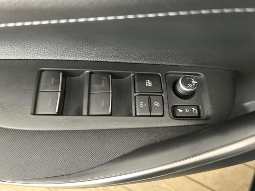 Toyota Corolla 1.8 Hybrid First Edition ActivLease financial lease