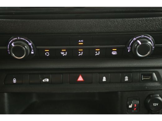 Toyota ProAce 1.5 D-4D L2H1 Airco Cruise Trekhaak 3 Persoons Stoelverwarming ActivLease financial lease