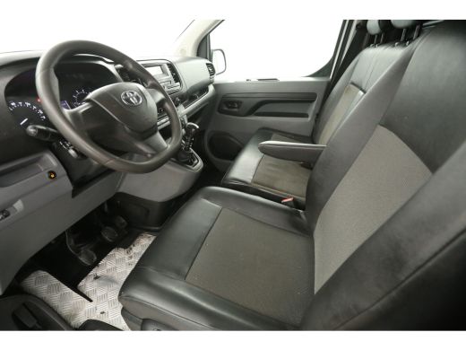 Toyota ProAce 1.5 D-4D L2H1 Airco Cruise Trekhaak 3 Persoons Stoelverwarming ActivLease financial lease
