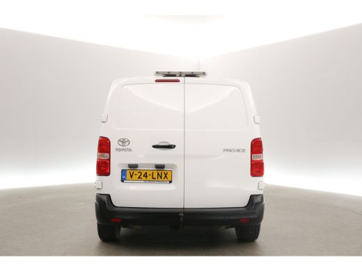 Toyota ProAce 1.5 D-4D L2H1 Airco Cruise Trekhaak 3 Persoons Stoelverwarming ActivLease financial lease