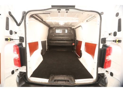 Toyota ProAce 1.5 D-4D L2H1 Airco Cruise Trekhaak 3 Persoons Stoelverwarming ActivLease financial lease