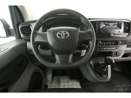 Toyota ProAce 1.5 D-4D L2H1 Airco Cruise Trekhaak 3 Persoons Stoelverwarming ActivLease financial lease