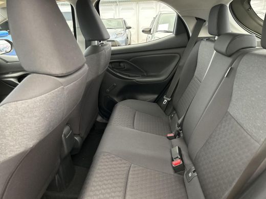 Toyota Yaris 1.5 Hybrid Active ActivLease financial lease