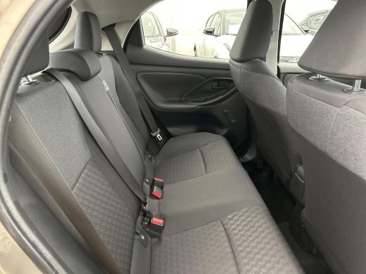 Toyota Yaris 1.5 Hybrid Active ActivLease financial lease