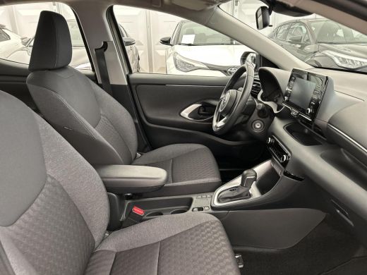 Toyota Yaris 1.5 Hybrid Active ActivLease financial lease