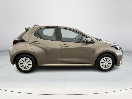 Toyota Yaris 1.5 Hybrid Active ActivLease financial lease