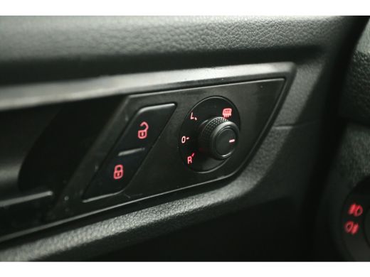 Volkswagen Caddy 1.6 TDI L1H1 DSG Automaat Airco 2xSchuifdeur Cruise PDC 15"LMV Elektrpakket Trekhaak ActivLease financial lease
