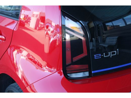 Volkswagen e-Up! Volkswagen | Achteropkomend verkeer waarschuwing | Airco (automatisch) | DAB ontvanger ActivLease financial lease