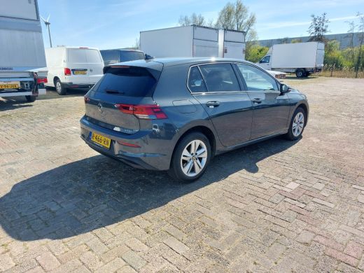 Volkswagen Golf Volkswagen 1.0 eTSI 110 pk Life 7-DSG | Apple Carplay/Android Auto|telefoonintegratie premium | C... ActivLease financial lease