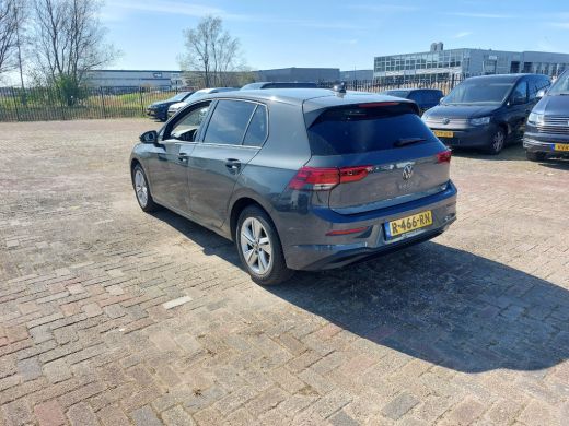 Volkswagen Golf Volkswagen 1.0 eTSI 110 pk Life 7-DSG | Apple Carplay/Android Auto|telefoonintegratie premium | C... ActivLease financial lease