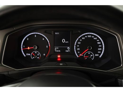 Volkswagen T-Roc 1.6 TDI Style Business Cruise Control, Panoramadak, Trekhaak, Airco, Parkeersensoren ActivLease financial lease