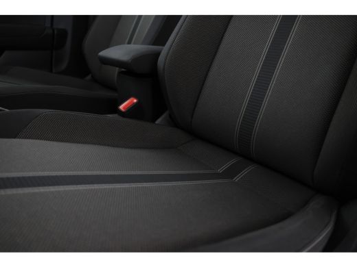 Volkswagen T-Roc 1.6 TDI Style Business Cruise Control, Panoramadak, Trekhaak, Airco, Parkeersensoren ActivLease financial lease