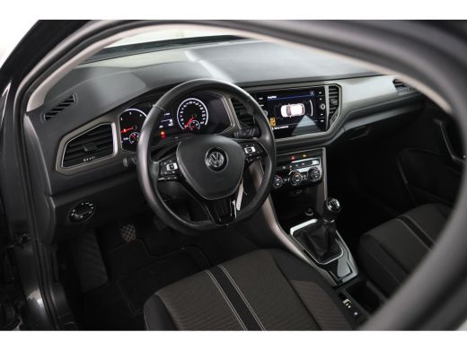 Volkswagen T-Roc 1.6 TDI Style Business Cruise Control, Panoramadak, Trekhaak, Airco, Parkeersensoren ActivLease financial lease