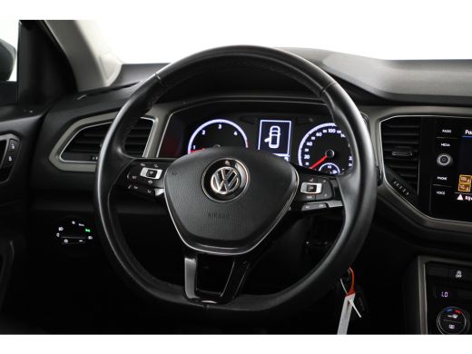 Volkswagen T-Roc 1.6 TDI Style Business Cruise Control, Panoramadak, Trekhaak, Airco, Parkeersensoren ActivLease financial lease