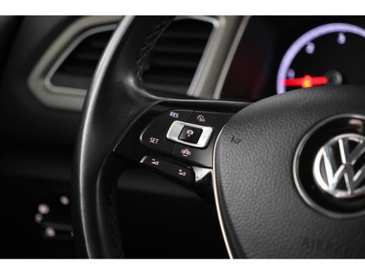 Volkswagen T-Roc 1.6 TDI Style Business Cruise Control, Panoramadak, Trekhaak, Airco, Parkeersensoren ActivLease financial lease